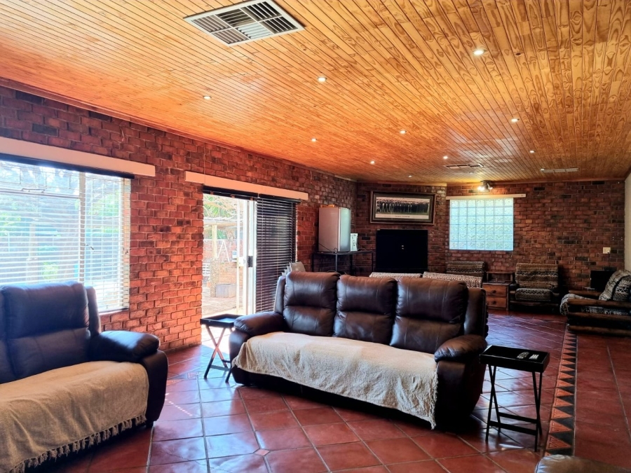 3 Bedroom Property for Sale in Rhodesdene Northern Cape